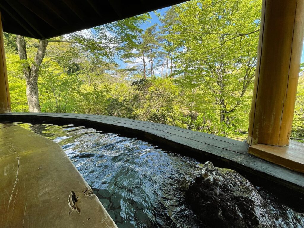やかたの湯（足湯）